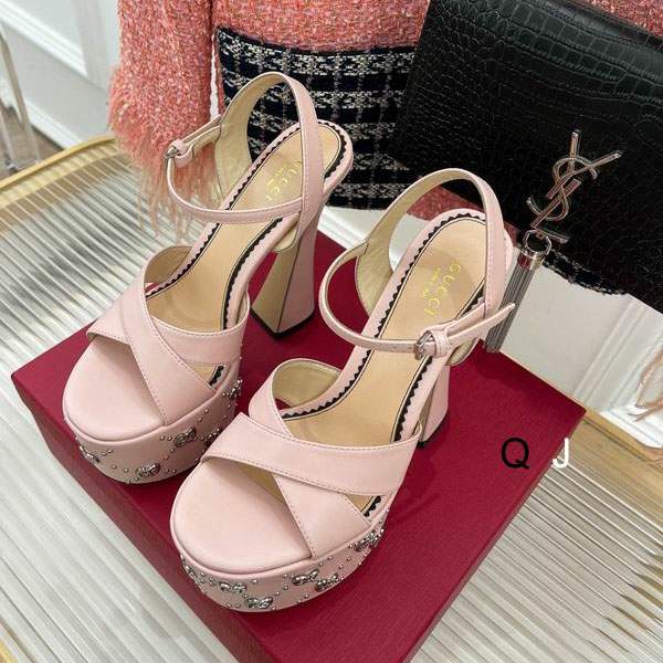 Picture of Valentino Shoes _SKUValentinosz35-40420203.5CM5CXJ0201